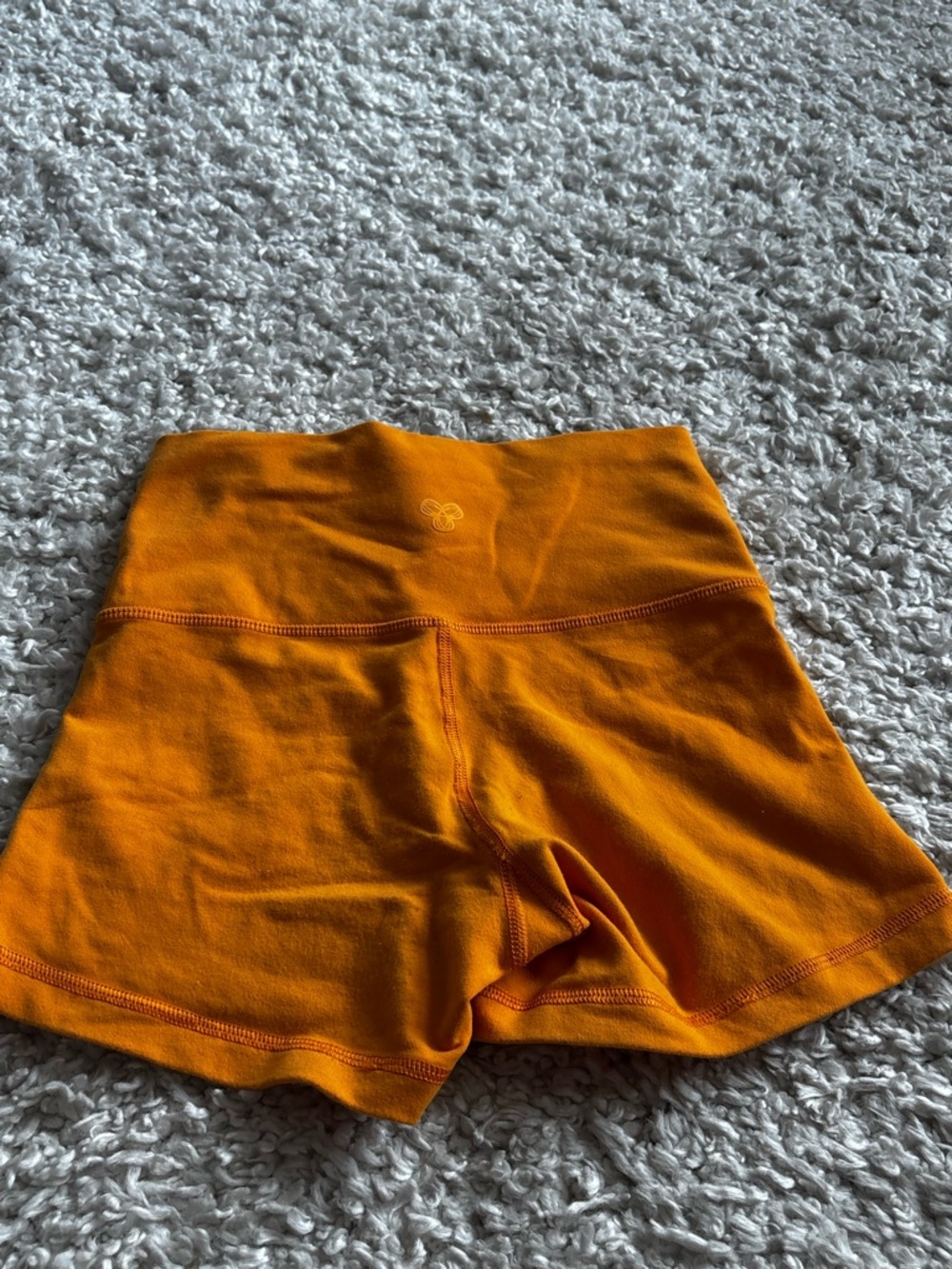 Aritizia orange shorts
